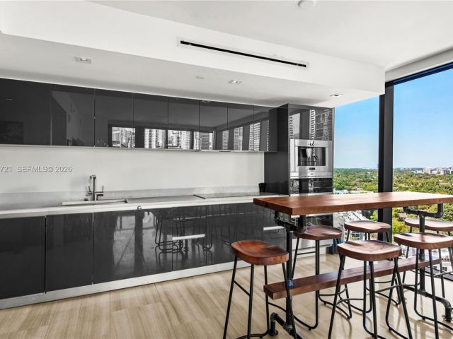 Apartment for sale  Unit #1706 - photo 6780824