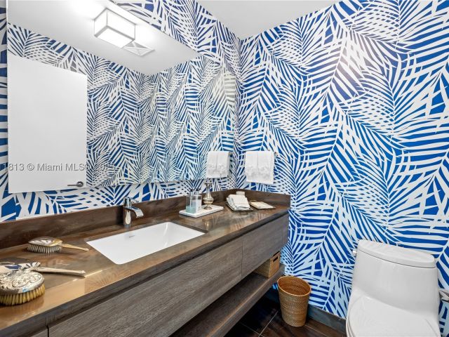 4-bedroom condo for sale in Key Biscayne - 350 E Ocean Dr 301N - MondialRealty