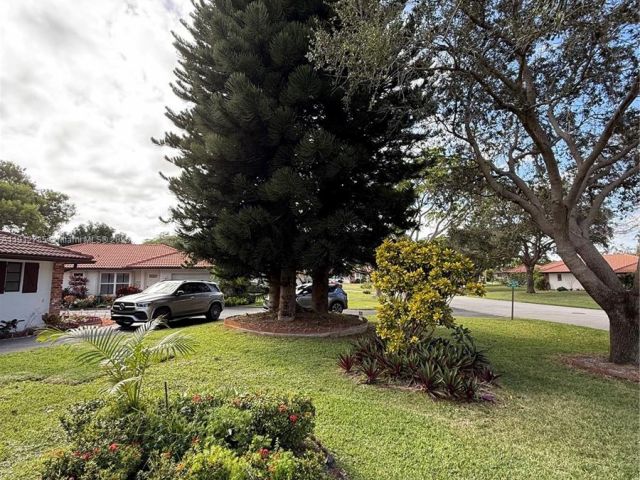 2-bedroom home for rent in Boca Raton - 300 NW 42nd St 0 - MondialRealty