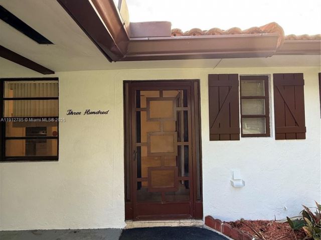 2-bedroom home for rent in Boca Raton - 300 NW 42nd St 0 - MondialRealty