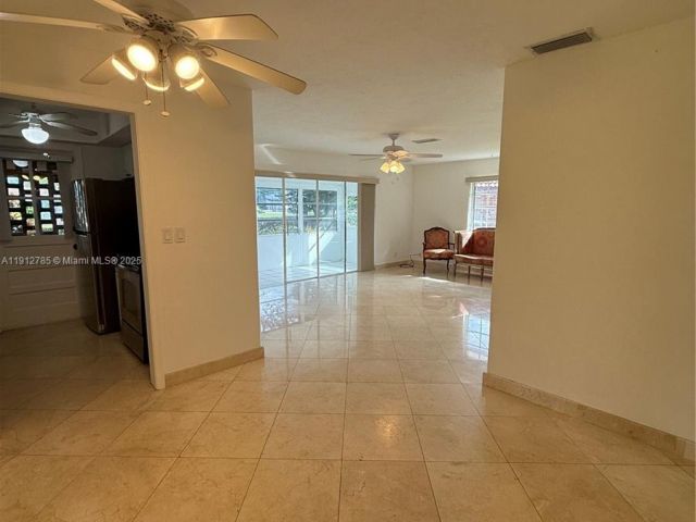 2-bedroom home for rent in Boca Raton - 300 NW 42nd St 0 - MondialRealty