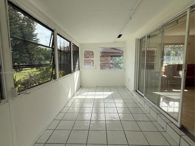 2-bedroom home for rent in Boca Raton - 300 NW 42nd St 0 - MondialRealty