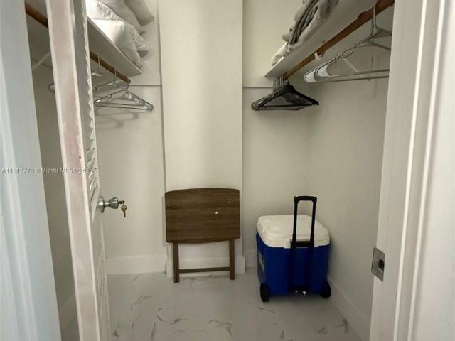 1-bedroom condo for rent in Sunny Isles Beach - 19380 Collins Ave 1209 - MondialRealty