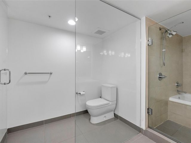 2-bedroom condo for sale in Miami Beach - 6620 Indian Creek Drive 315 - MondialRealty