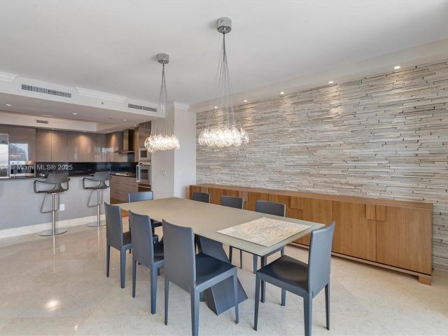 Apartment for sale  Unit #1007 - photo 6821754