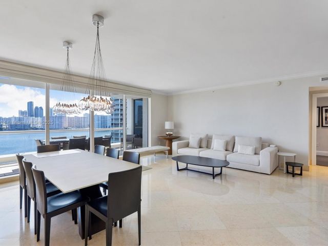 Apartment for sale  Unit #1007 - photo 6821755