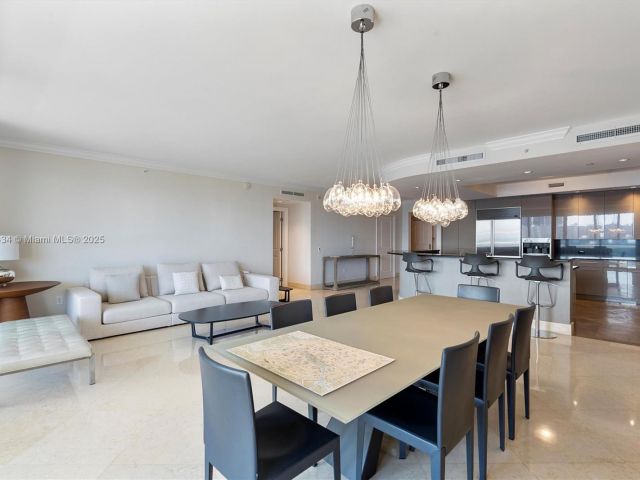 Apartment for sale  Unit #1007 - photo 6821756