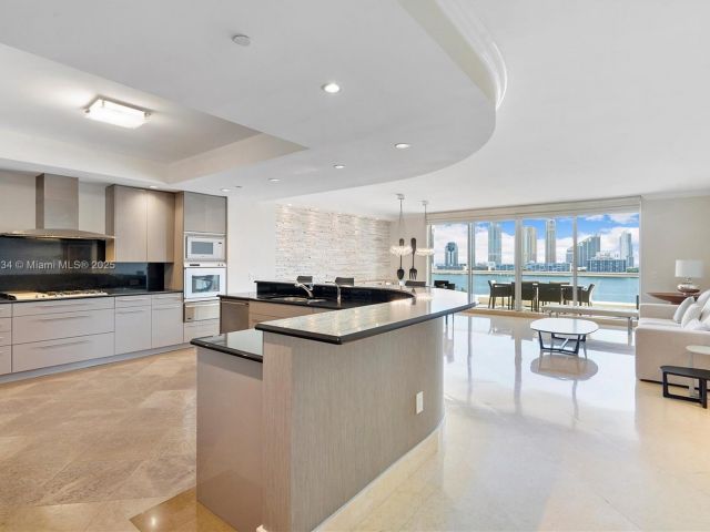 Apartment for sale  Unit #1007 - photo 6821763