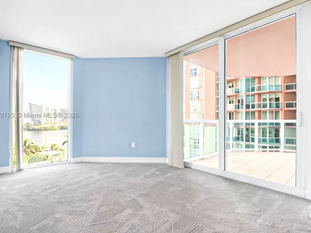 2-bedroom condo for sale in Aventura - 3370 Hidden Bay Dr 804 - MondialRealty