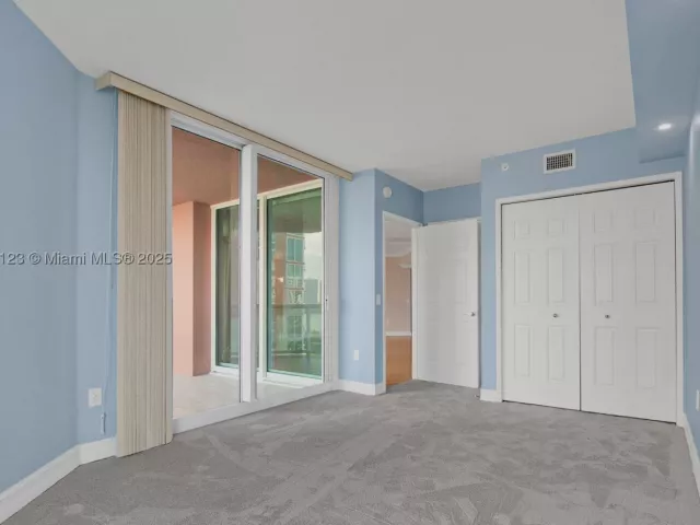2-bedroom condo for sale in Aventura - 3370 Hidden Bay Dr 804 - MondialRealty