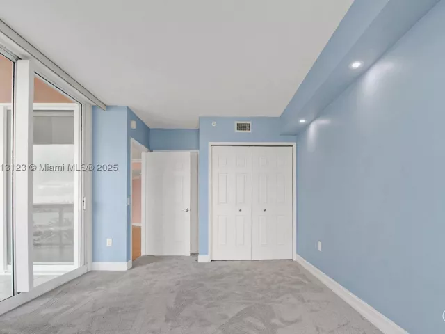 2-bedroom condo for sale in Aventura - 3370 Hidden Bay Dr 804 - MondialRealty