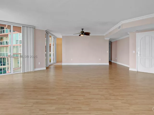 2-bedroom condo for sale in Aventura - 3370 Hidden Bay Dr 804 - MondialRealty