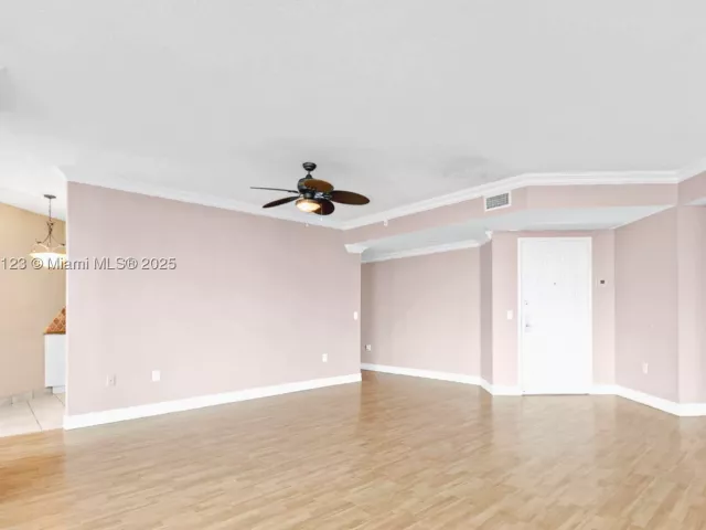 2-bedroom condo for sale in Aventura - 3370 Hidden Bay Dr 804 - MondialRealty