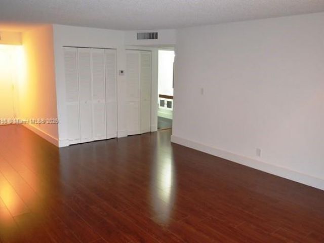 3-bedroom condo for sale in Sunny Isles Beach - 290 174th St M10 - MondialRealty