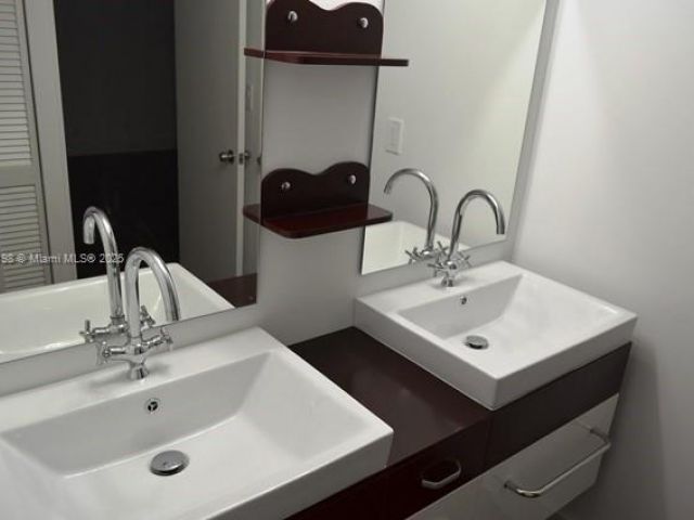 3-bedroom condo for sale in Sunny Isles Beach - 290 174th St M10 - MondialRealty