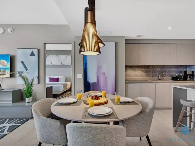 2-bedroom condo for sale in Hollywood -  - MondialRealty