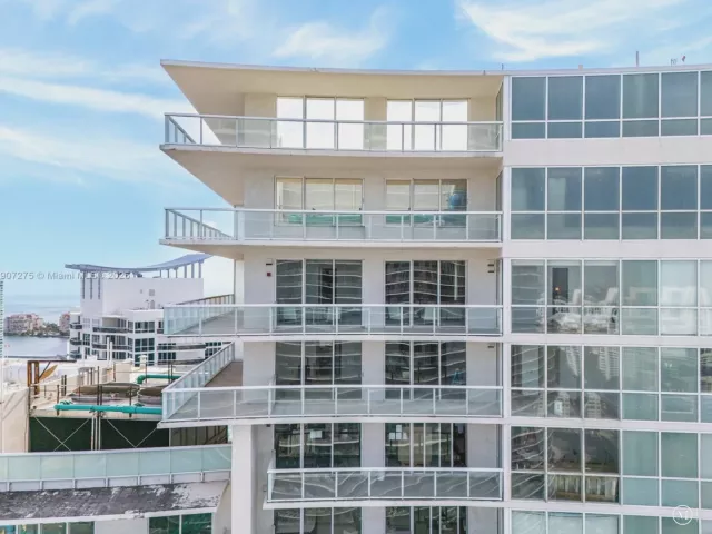 2-bedroom condo for sale in Miami Beach - 450 Alton Rd PH 4104 - MondialRealty