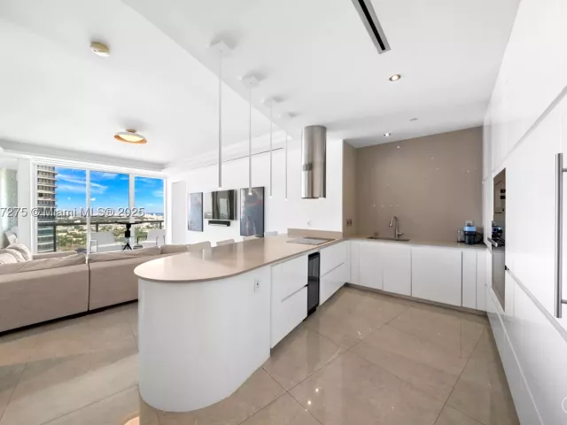 2-bedroom condo for sale in Miami Beach - 450 Alton Rd PH 4104 - MondialRealty