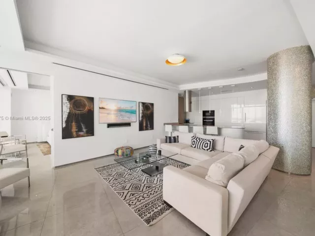 2-bedroom condo for sale in Miami Beach - 450 Alton Rd PH 4104 - MondialRealty