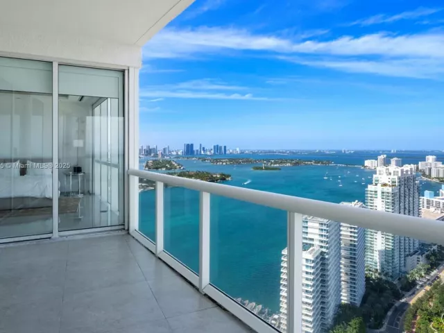 2-bedroom condo for sale in Miami Beach - 450 Alton Rd PH 4104 - MondialRealty