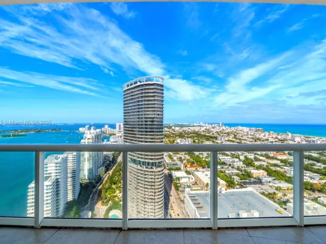 2-bedroom condo for sale in Miami Beach - 450 Alton Rd PH 4104 - MondialRealty