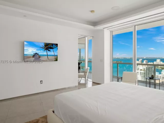 2-bedroom condo for sale in Miami Beach - 450 Alton Rd PH 4104 - MondialRealty