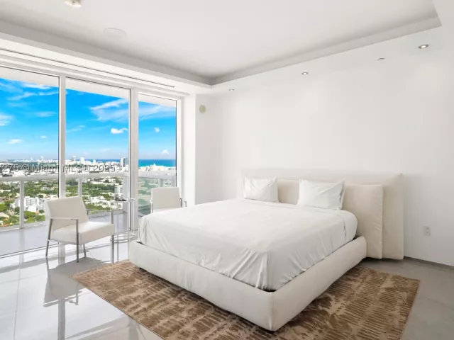 2-bedroom condo for sale in Miami Beach - 450 Alton Rd PH 4104 - MondialRealty