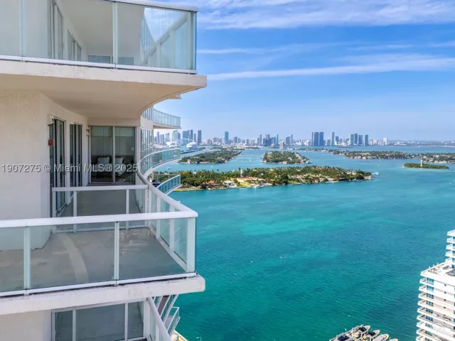 2-bedroom condo for sale in Miami Beach - 450 Alton Rd PH 4104 - MondialRealty