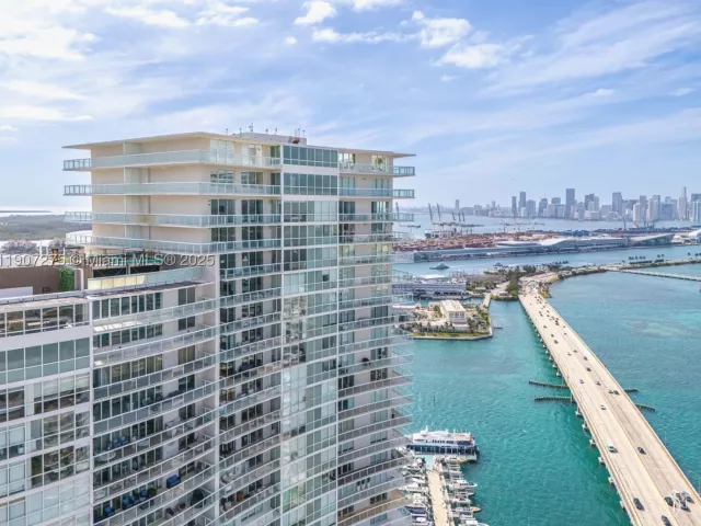2-bedroom condo for sale in Miami Beach - 450 Alton Rd PH 4104 - MondialRealty