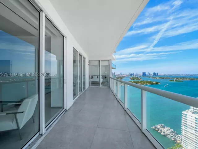 2-bedroom condo for sale in Miami Beach - 450 Alton Rd PH 4104 - MondialRealty
