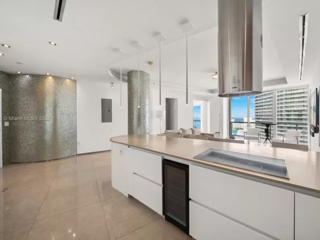 2-bedroom condo for sale in Miami Beach - 450 Alton Rd PH 4104 - MondialRealty