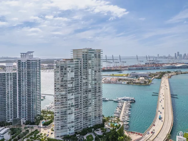 2-bedroom condo for sale in Miami Beach - 450 Alton Rd PH 4104 - MondialRealty