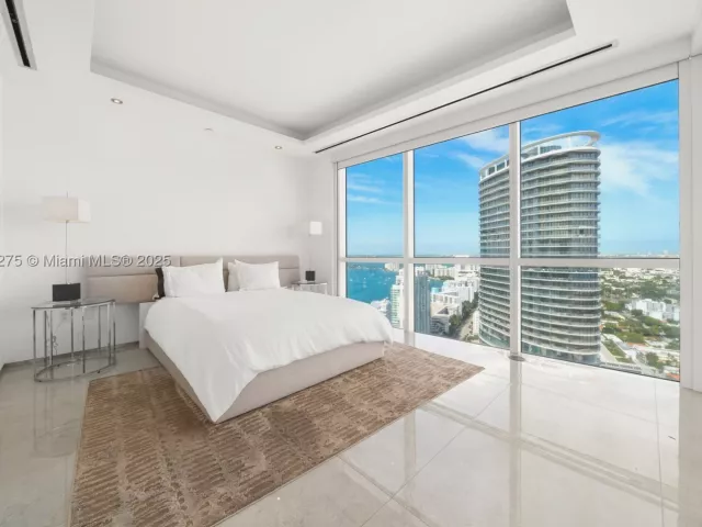 2-bedroom condo for sale in Miami Beach - 450 Alton Rd PH 4104 - MondialRealty
