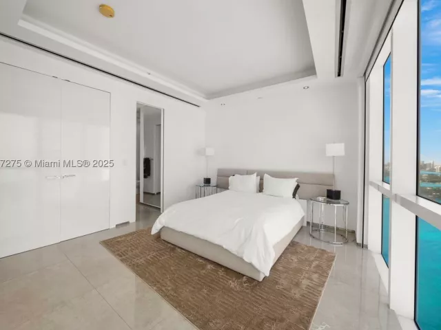 2-bedroom condo for sale in Miami Beach - 450 Alton Rd PH 4104 - MondialRealty