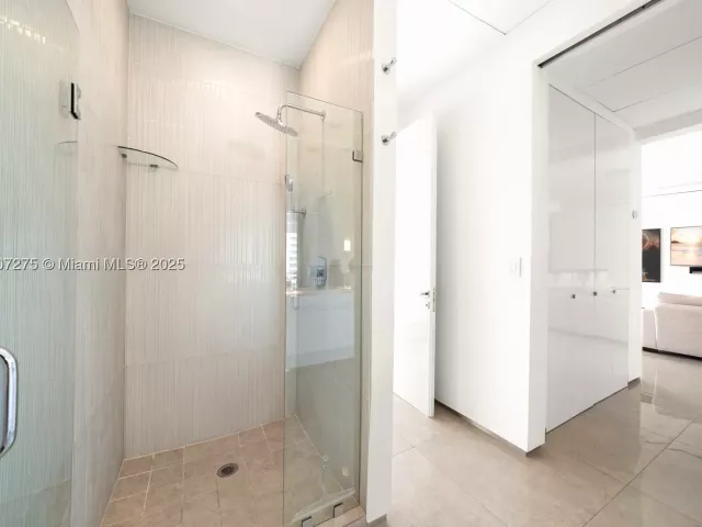 2-bedroom condo for sale in Miami Beach - 450 Alton Rd PH 4104 - MondialRealty