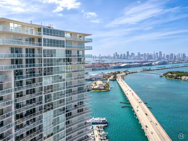 2-bedroom condo for sale in Miami Beach - 450 Alton Rd PH 4104 - MondialRealty