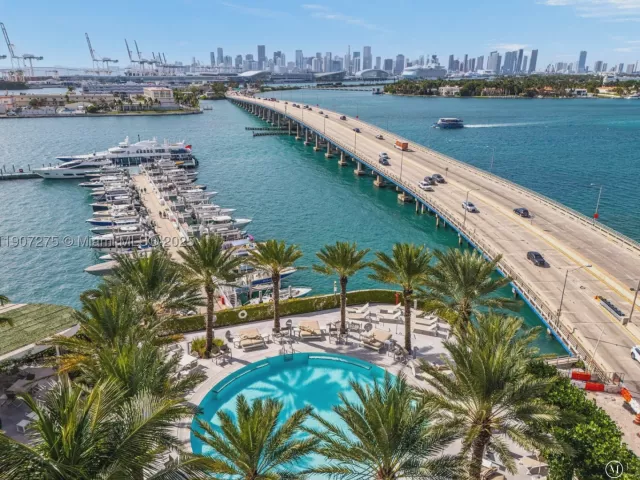 2-bedroom condo for sale in Miami Beach - 450 Alton Rd PH 4104 - MondialRealty