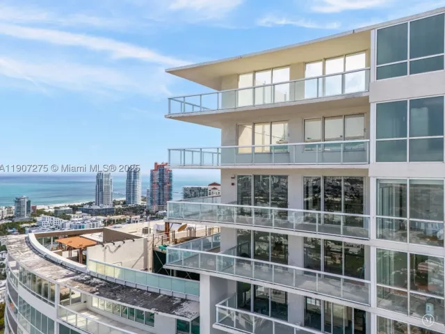 2-bedroom condo for sale in Miami Beach - 450 Alton Rd PH 4104 - MondialRealty