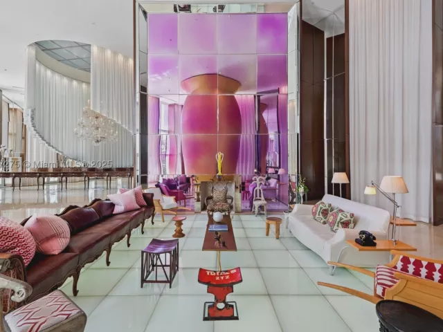 2-bedroom condo for sale in Miami Beach - 450 Alton Rd PH 4104 - MondialRealty