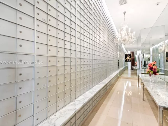 2-bedroom condo for sale in Miami Beach - 450 Alton Rd PH 4104 - MondialRealty