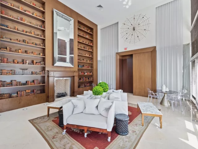 2-bedroom condo for sale in Miami Beach - 450 Alton Rd PH 4104 - MondialRealty