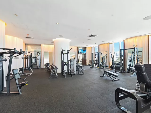 2-bedroom condo for sale in Miami Beach - 450 Alton Rd PH 4104 - MondialRealty
