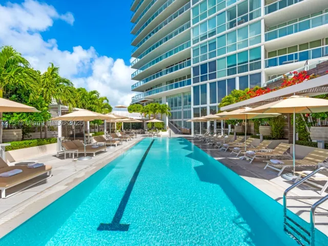2-bedroom condo for sale in Miami Beach - 450 Alton Rd PH 4104 - MondialRealty