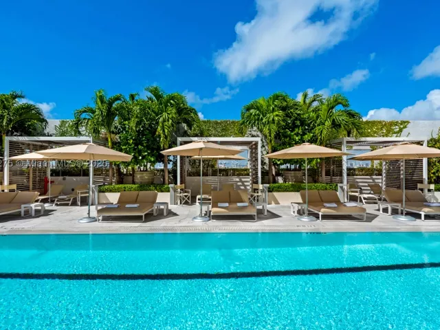 2-bedroom condo for sale in Miami Beach - 450 Alton Rd PH 4104 - MondialRealty