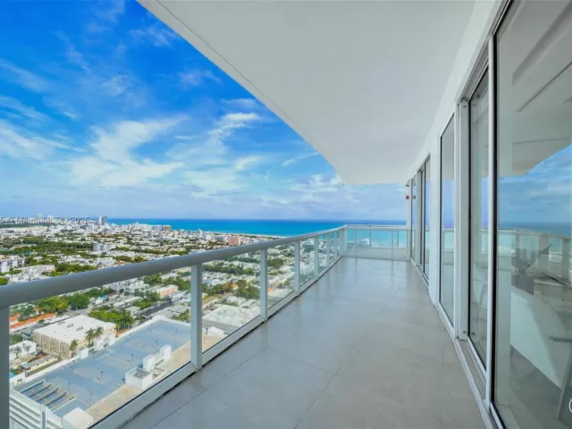 2-bedroom condo for sale in Miami Beach - 450 Alton Rd PH 4104 - MondialRealty
