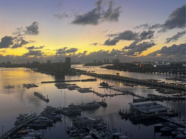 Apartment for sale  Unit #A-1734 - photo 6781857