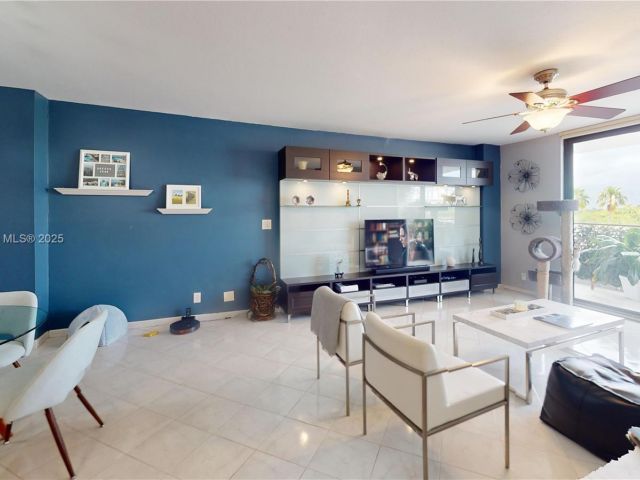 2-bedroom condo for sale in Hallandale Beach - 2500 PARKVIEW DR 507 - MondialRealty