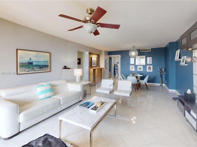 2-bedroom condo for sale in Hallandale Beach - 2500 PARKVIEW DR 507 - MondialRealty