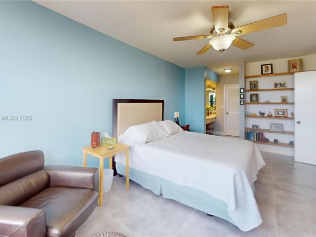 2-bedroom condo for sale in Hallandale Beach - 2500 PARKVIEW DR 507 - MondialRealty