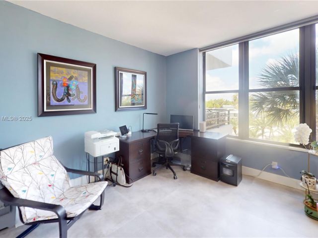2-bedroom condo for sale in Hallandale Beach - 2500 PARKVIEW DR 507 - MondialRealty